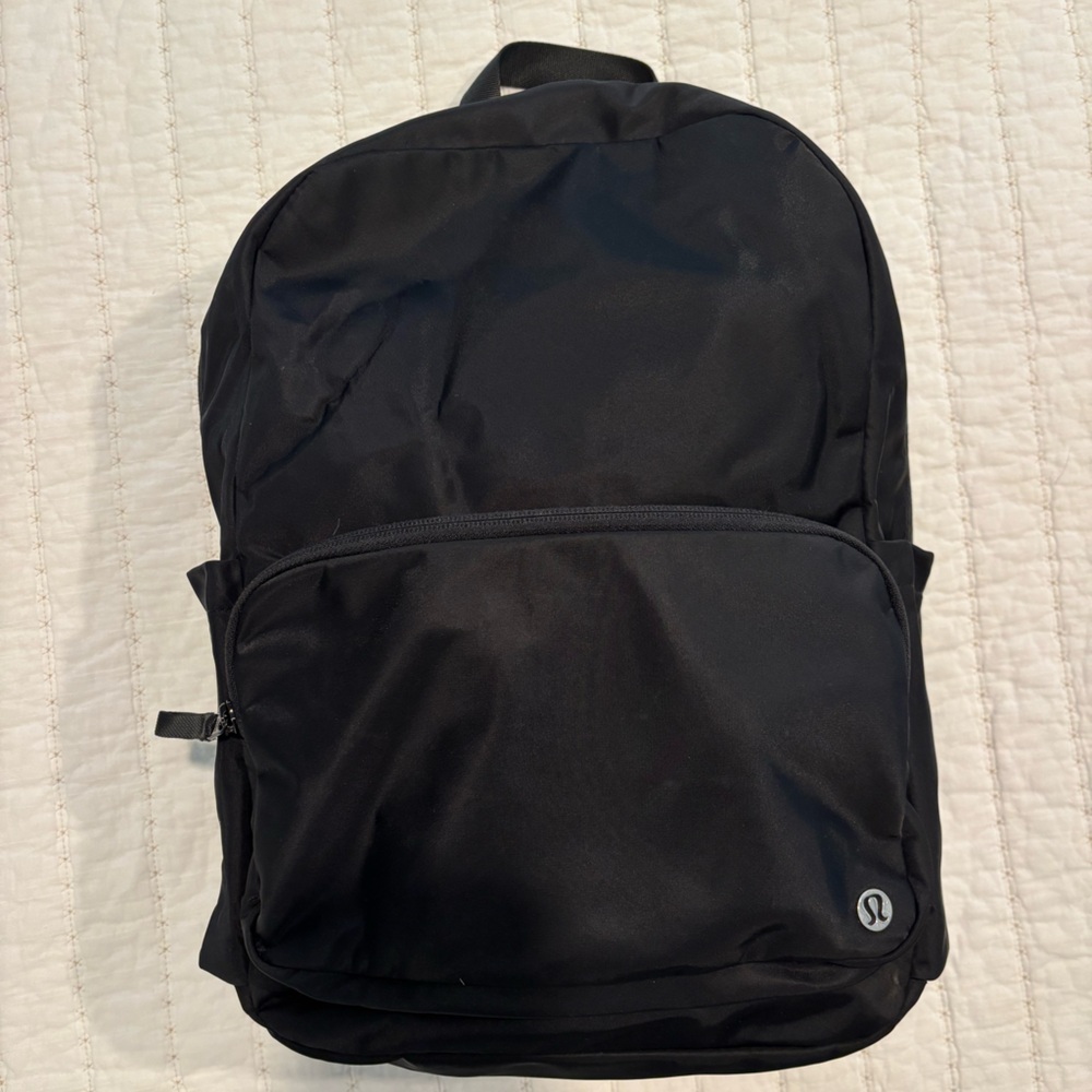 Lululemon Everywhere Backpack 22L